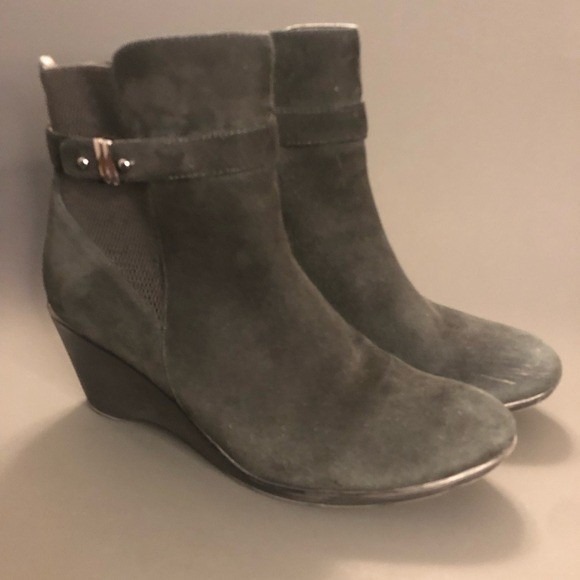 Blondo Shoes - Blondo Ankle Boots Womens 9M AquaProtect Black Suede Waterproof Wedge
